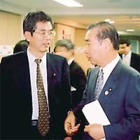 katudo_0401_hata (1).jpg